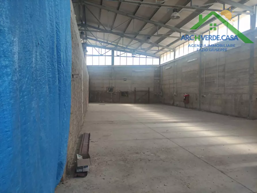 Immagine 4 di Capannone industriale in vendita  a Castrofilippo