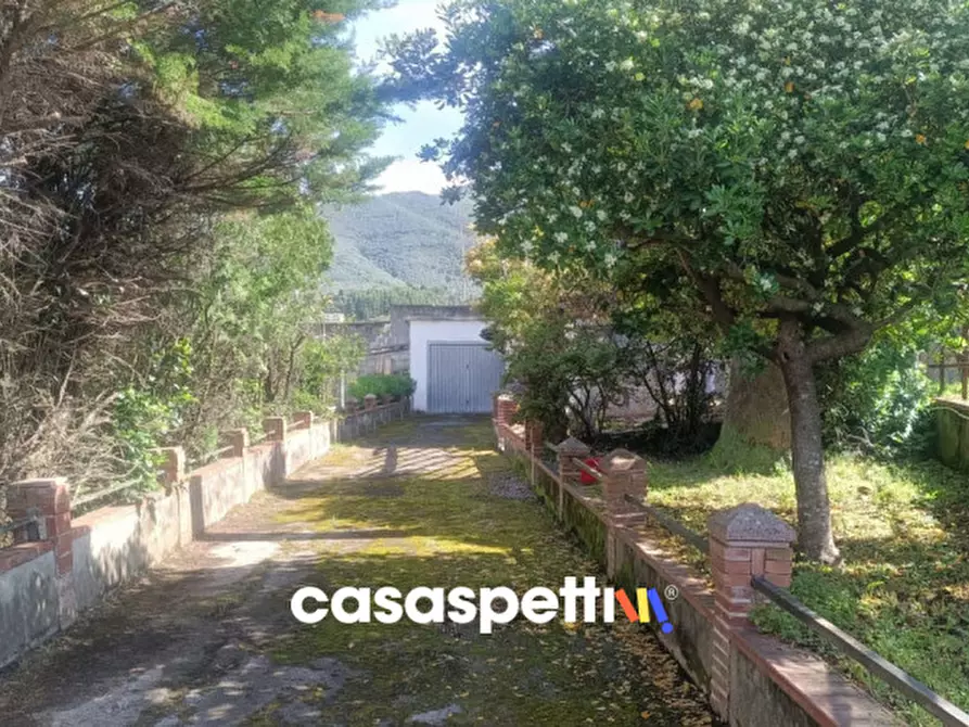 Immagine 3 di Villa in vendita  in Via Serroni, 8 a Giffoni Sei Casali