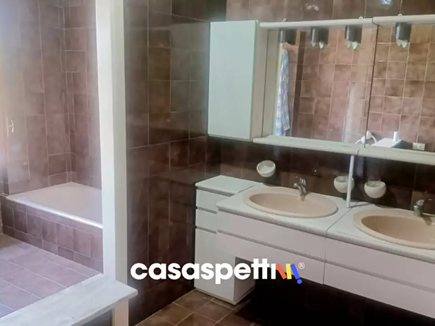 Immagine 25 di Villa in vendita  in Via Serroni, 8 a Giffoni Sei Casali