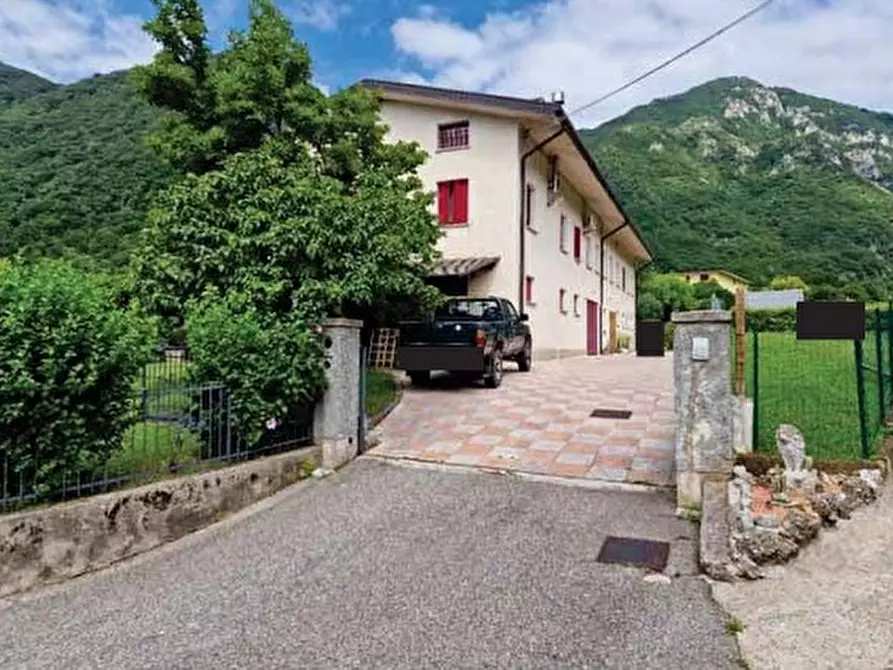 Immagine 1 di Casa bifamiliare in vendita  in Via Alpina, 1 a Cison Di Valmarino