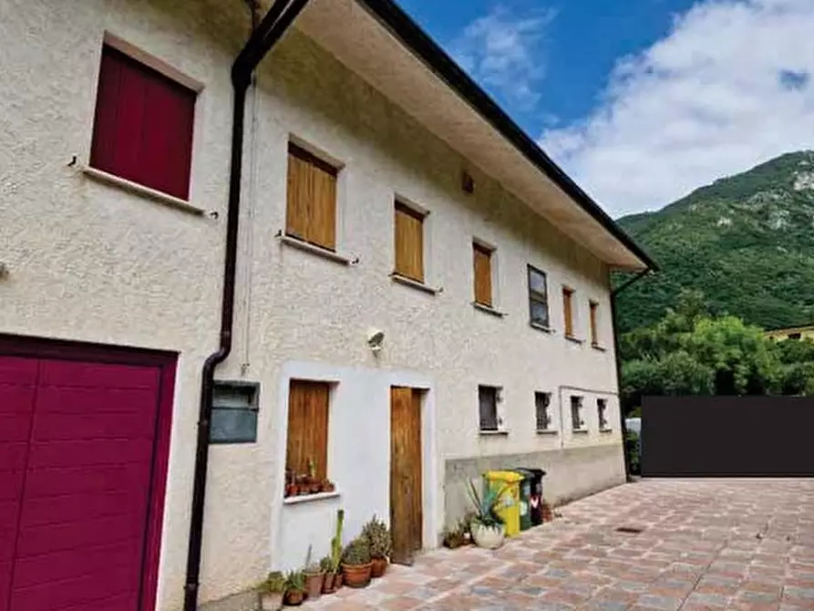Immagine 2 di Casa bifamiliare in vendita  in Via Alpina, 1 a Cison Di Valmarino