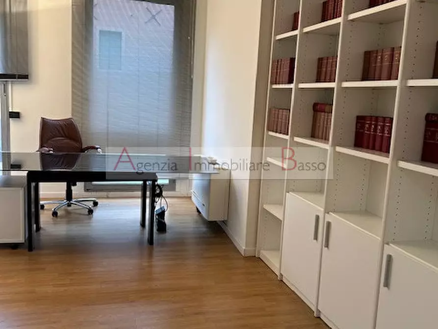 Immagine 5 di Ufficio in affitto  in PIAZZA GARIBALDI a Padova