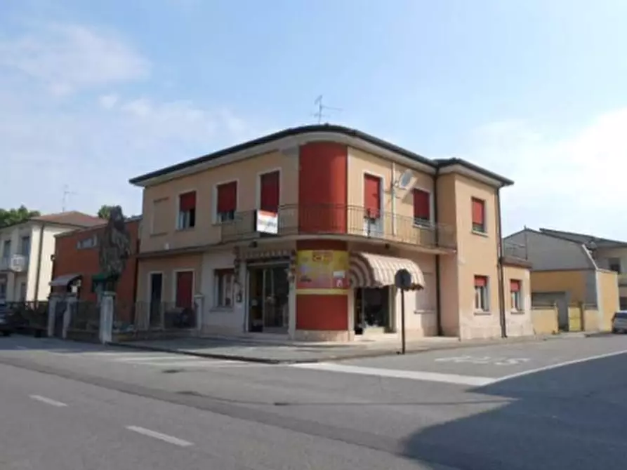 Immagine 1 di Palazzo in vendita  in VIA SAN VITO MARTIRE 10 a Cerea