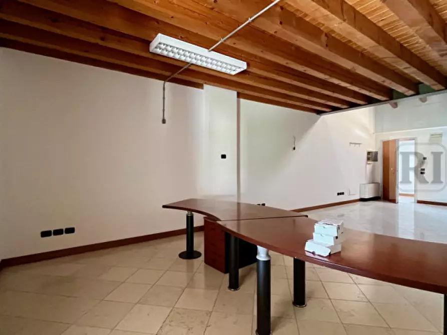Immagine 4 di Ufficio in affitto  in via del santo a Limena