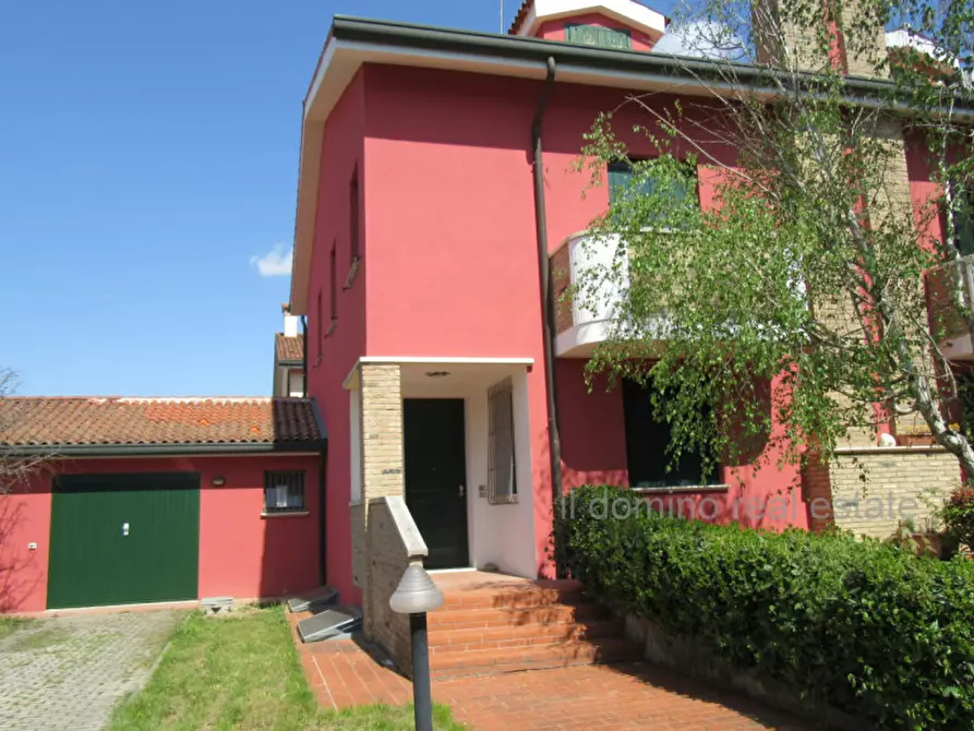 Immagine 2 di Casa bifamiliare in vendita  in Via Amerigo Vespucci a Selvazzano Dentro