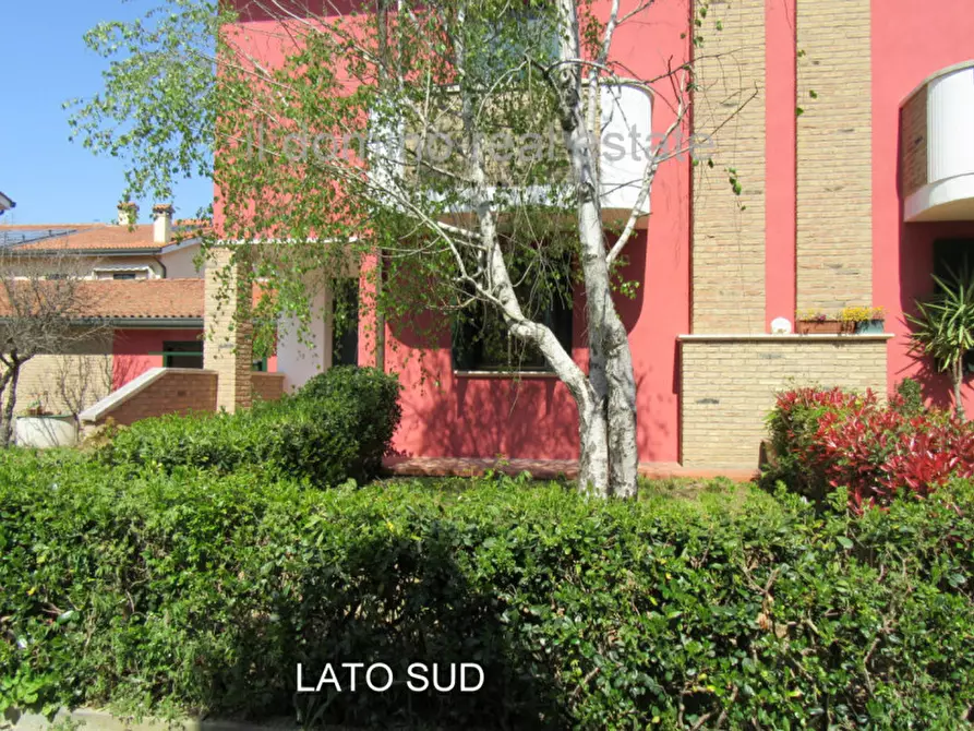 Immagine 4 di Casa bifamiliare in vendita  in Via Amerigo Vespucci a Selvazzano Dentro