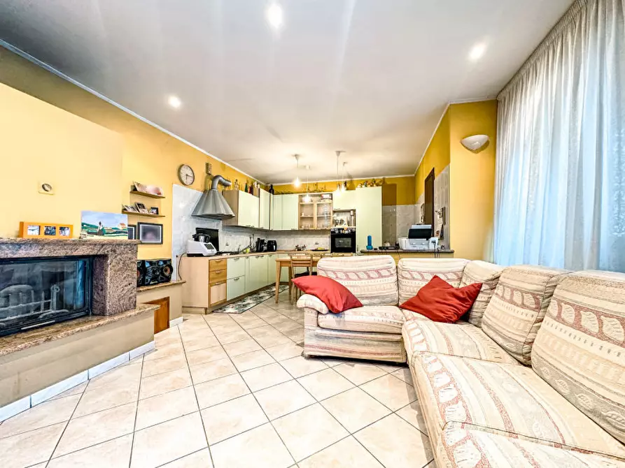 Immagine 2 di Appartamento in vendita  in via riale n 6 a Grignasco