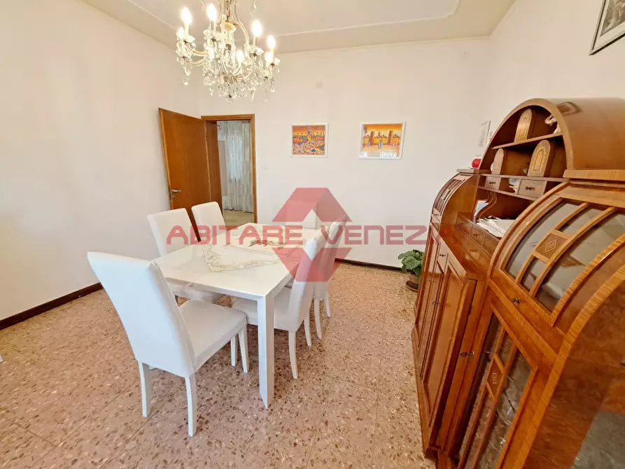 Immagine 4 di Appartamento in vendita  in via Dardanelli 28 a Venezia