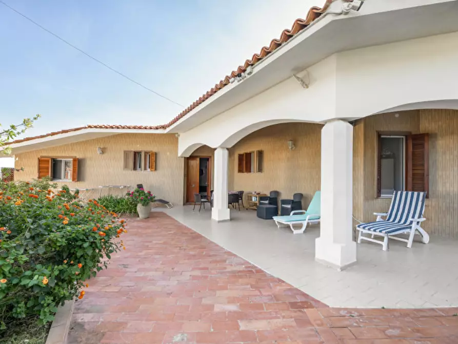 Immagine 3 di Villa in vendita  in Viale dei Lidi 475 a Siracusa