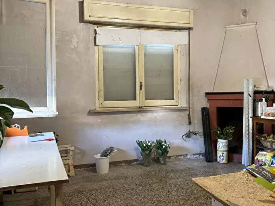 Immagine 7 di Negozio in vendita  in Via Nazionale, 19 a Sissa Trecasali