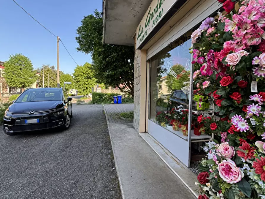 Immagine 13 di Negozio in vendita  in Via Nazionale, 19 a Sissa Trecasali
