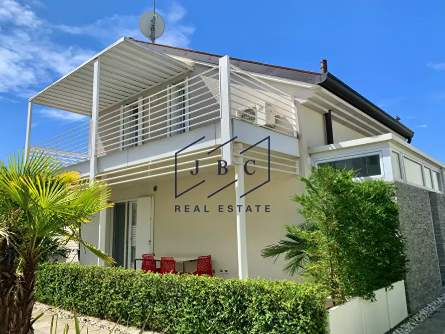 Immagine 1 di Casa indipendente in vendita  in Via Amerigo Vespucci a Jesolo