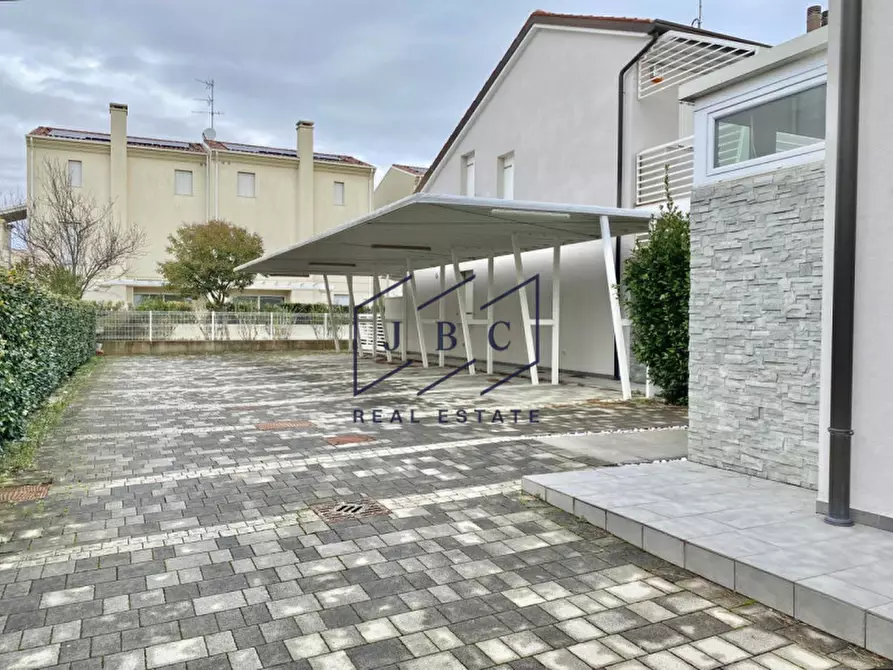 Immagine 23 di Casa indipendente in vendita  in Via Amerigo Vespucci a Jesolo