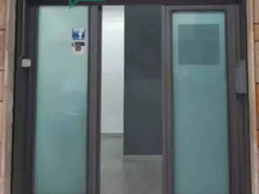Immagine 9 di Ufficio in affitto  in Via Nicolardi a Napoli