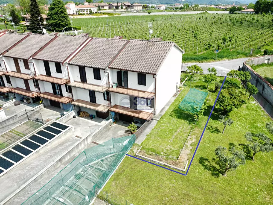 Immagine 2 di Villetta a schiera in vendita  in Via San Rocco a Passirano