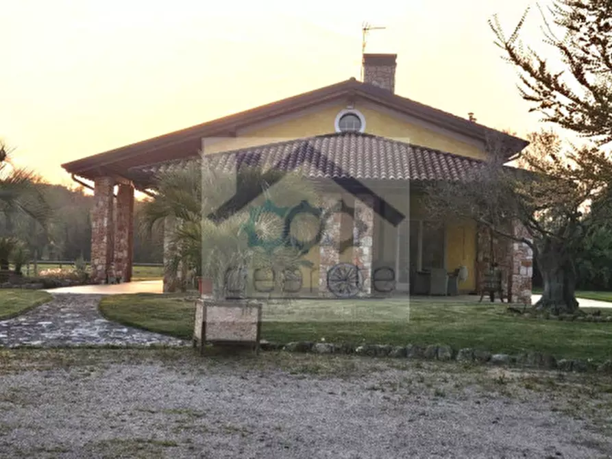 Immagine 9 di Villa in vendita  in Località Sgarbella a Bussolengo