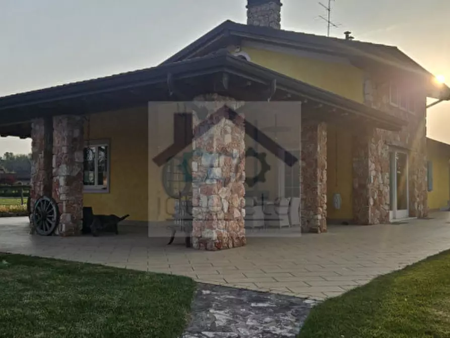Immagine 14 di Villa in vendita  in Località Sgarbella a Bussolengo