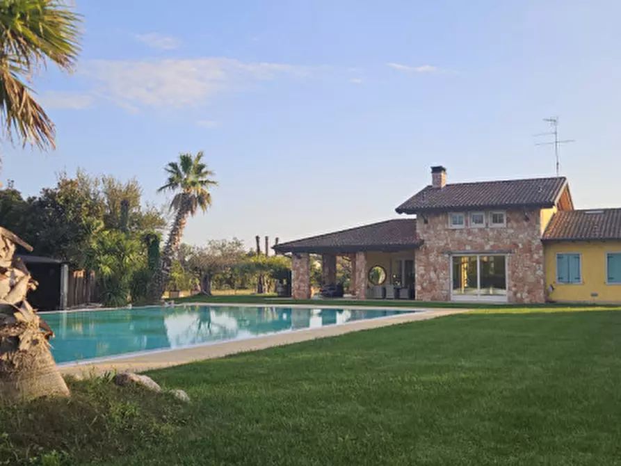 Immagine 43 di Villa in vendita  in Località Sgarbella a Bussolengo