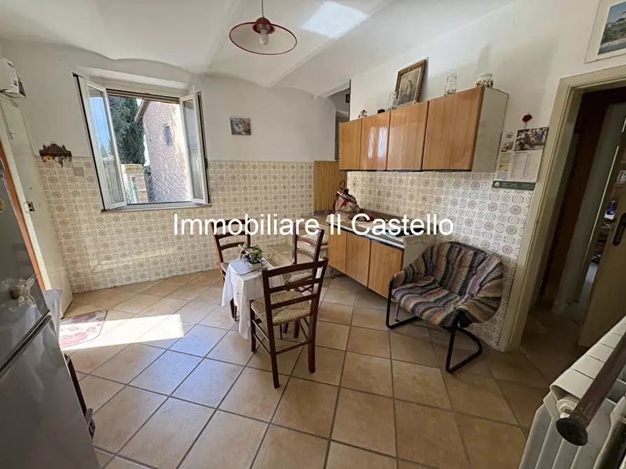 Immagine 2 di Villetta a schiera in vendita  in Piazza Molinari a Castiglione Del Lago