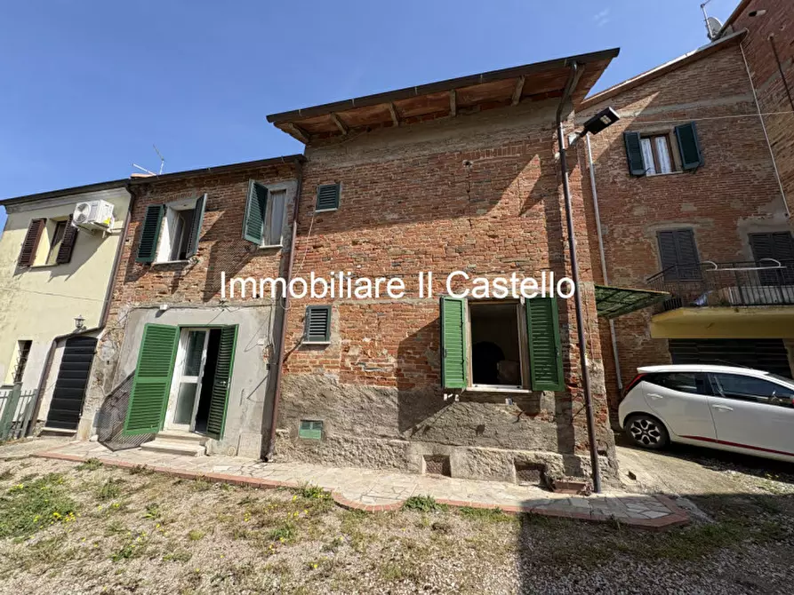 Immagine 3 di Villetta a schiera in vendita  in Piazza Molinari a Castiglione Del Lago