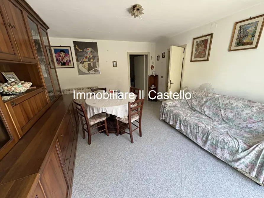 Immagine 8 di Villetta a schiera in vendita  in Piazza Molinari a Castiglione Del Lago