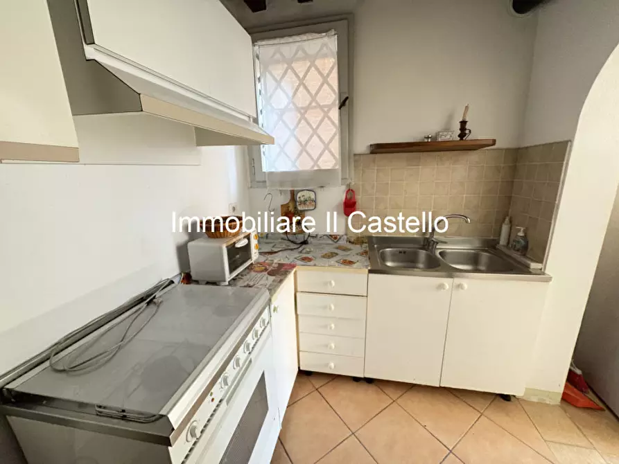 Immagine 9 di Villetta a schiera in vendita  in Piazza Molinari a Castiglione Del Lago