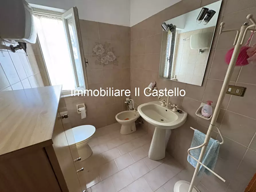 Immagine 32 di Villetta a schiera in vendita  in Piazza Molinari a Castiglione Del Lago