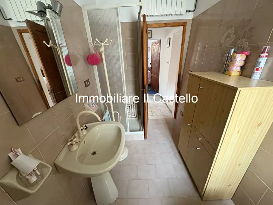 Immagine 33 di Villetta a schiera in vendita  in Piazza Molinari a Castiglione Del Lago