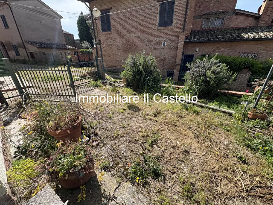 Immagine 36 di Villetta a schiera in vendita  in Piazza Molinari a Castiglione Del Lago