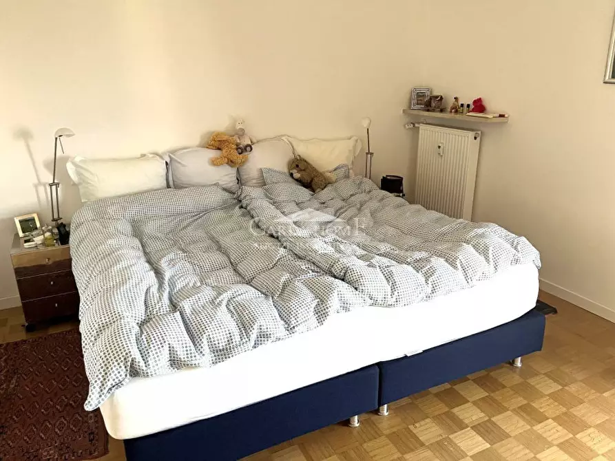 Immagine 17 di Appartamento in vendita  in Lungolago Cesare Battisti a Desenzano Del Garda