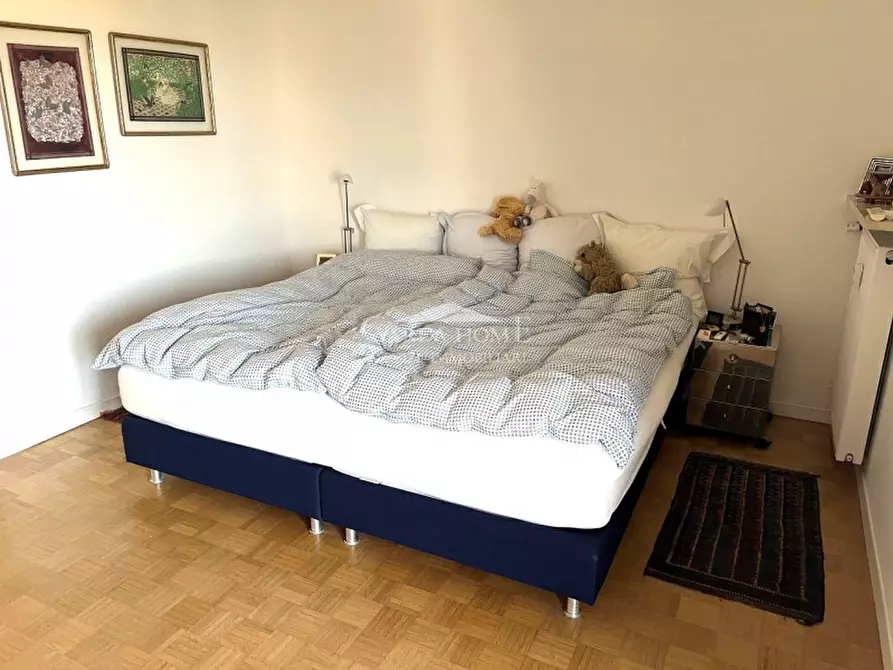 Immagine 18 di Appartamento in vendita  in Lungolago Cesare Battisti a Desenzano Del Garda