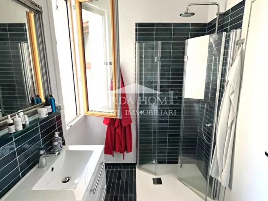 Immagine 21 di Appartamento in vendita  in Lungolago Cesare Battisti a Desenzano Del Garda