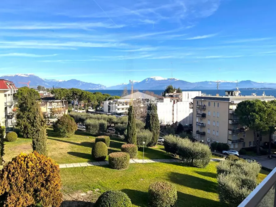 Immagine 31 di Appartamento in vendita  in Lungolago Cesare Battisti a Desenzano Del Garda