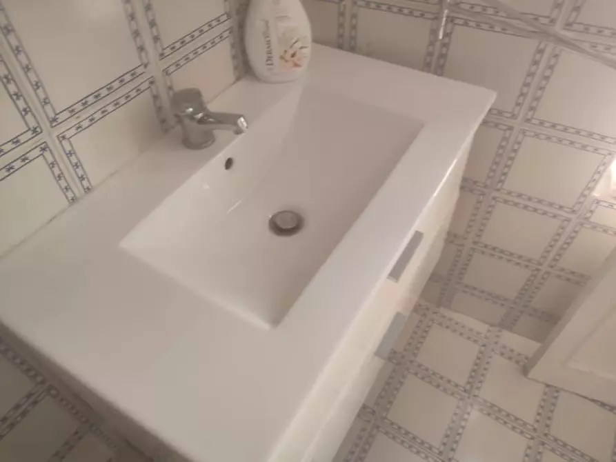 Immagine 3 di Appartamento in affitto  in gradoni di chiaia 67 a Napoli