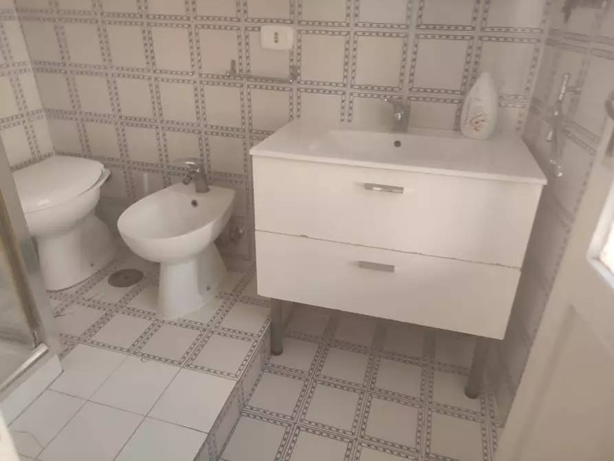 Immagine 5 di Appartamento in affitto  in gradoni di chiaia 67 a Napoli