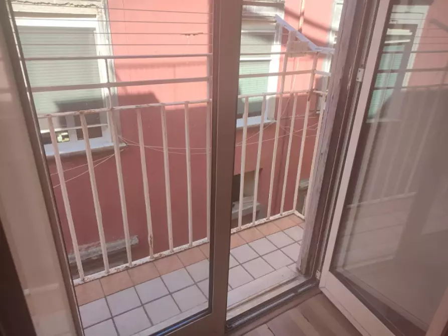 Immagine 6 di Appartamento in affitto  in gradoni di chiaia 67 a Napoli