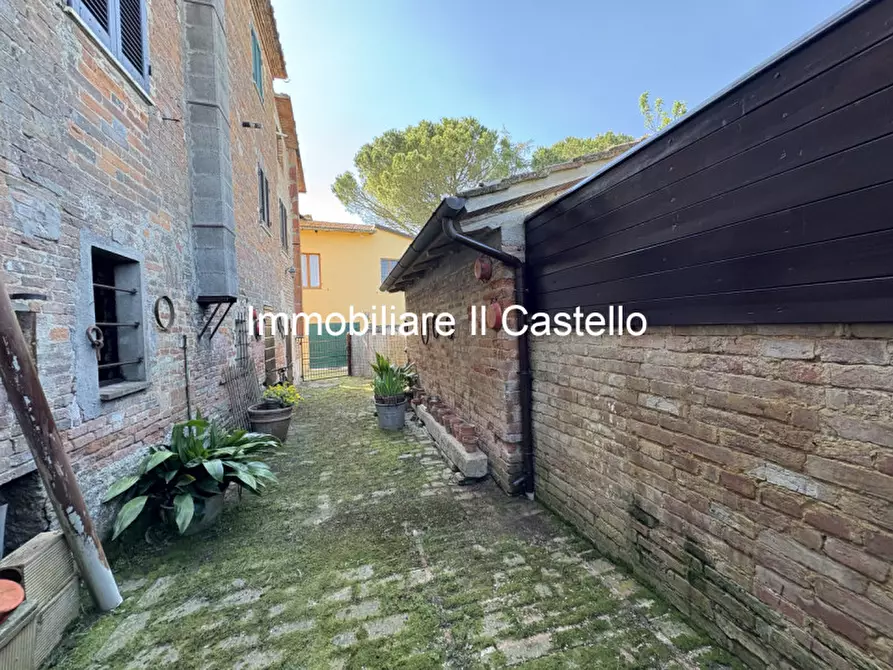 Immagine 45 di Villetta a schiera in vendita  in Via Castiglionese a Castiglione Del Lago