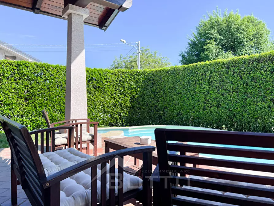 Immagine 2 di Villetta a schiera in vendita  in Via Antonio de Curtis 20 a Serravalle Sesia