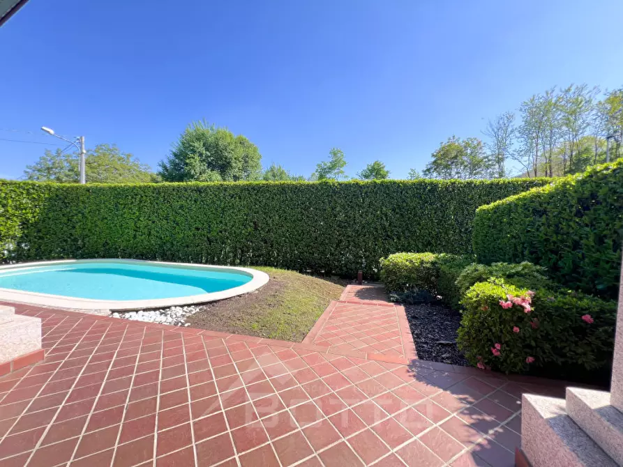 Immagine 10 di Villetta a schiera in vendita  in Via Antonio de Curtis 20 a Serravalle Sesia