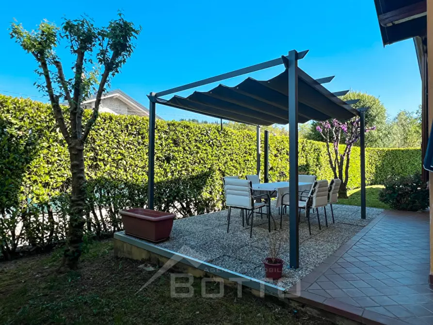 Immagine 17 di Villetta a schiera in vendita  in Via Antonio de Curtis 20 a Serravalle Sesia