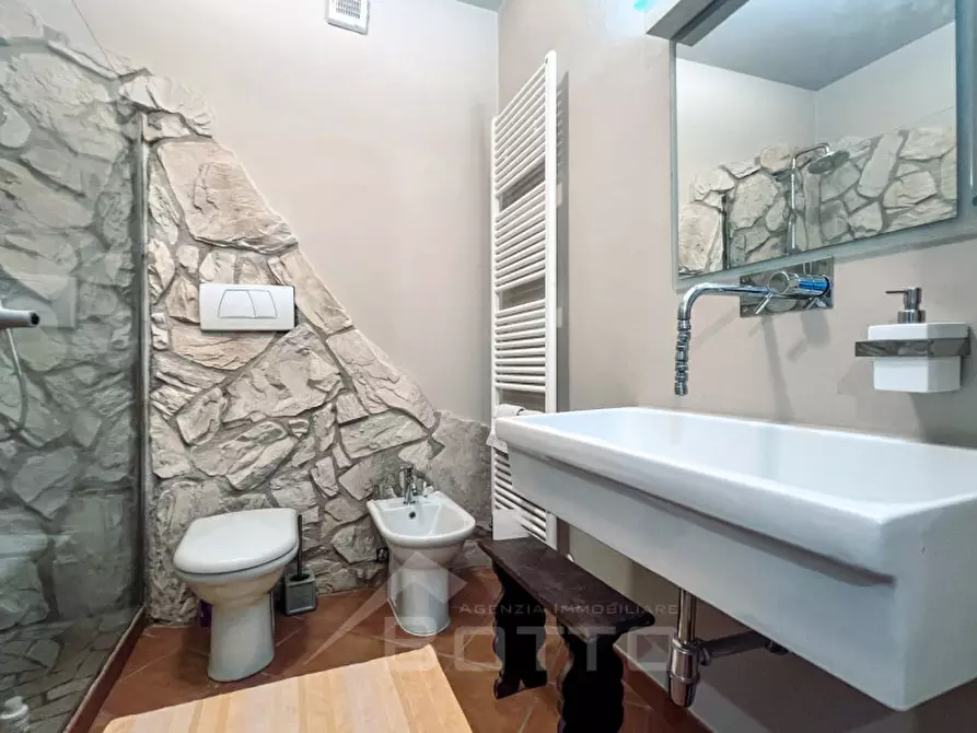 Immagine 28 di Villetta a schiera in vendita  in Via Antonio de Curtis 20 a Serravalle Sesia