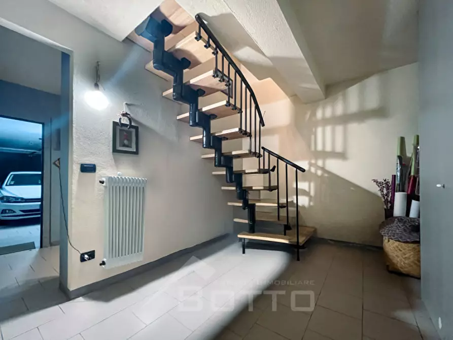 Immagine 44 di Villetta a schiera in vendita  in Via Antonio de Curtis 20 a Serravalle Sesia