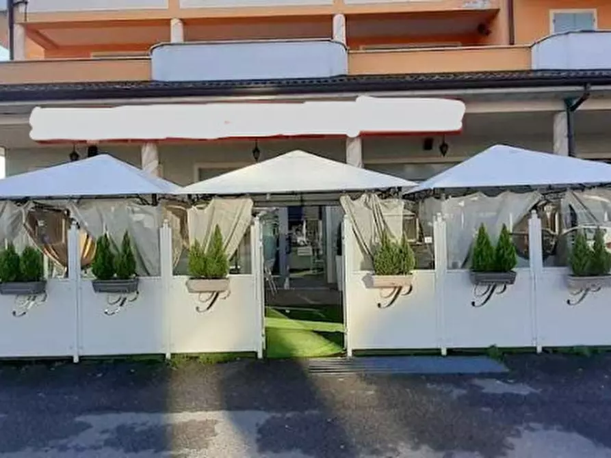 Immagine 1 di Negozio in vendita  in via 25 aprile 147 a Rovato