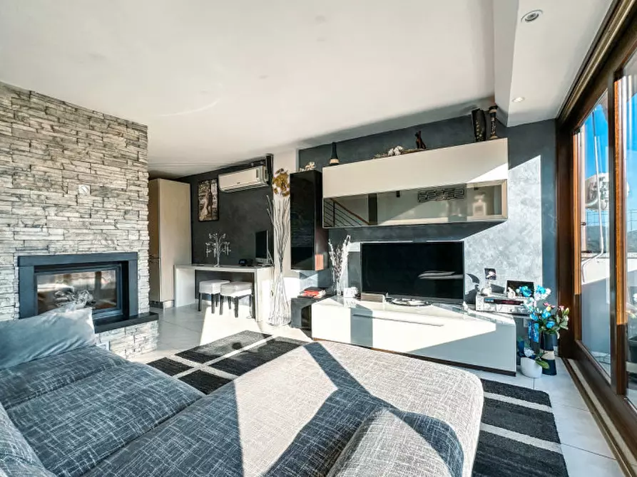 Immagine 1 di Villetta a schiera in vendita  in FRAZIONE CAREGA 33 a Cellio Con Breia