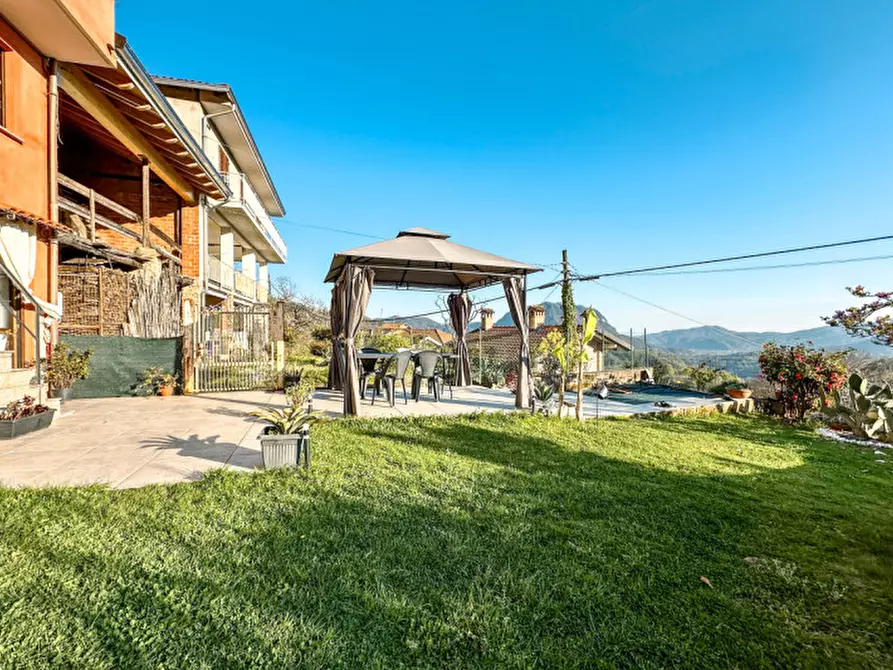 Immagine 2 di Villetta a schiera in vendita  in FRAZIONE CAREGA 33 a Cellio Con Breia