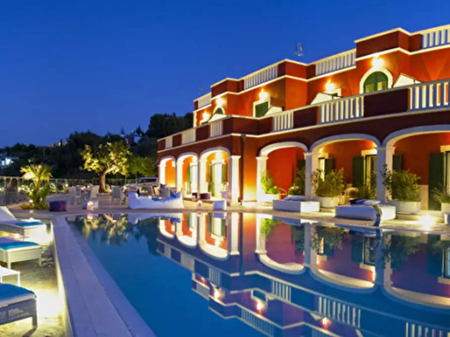 Immagine 2 di Villa in vendita  in YRA a Fasano