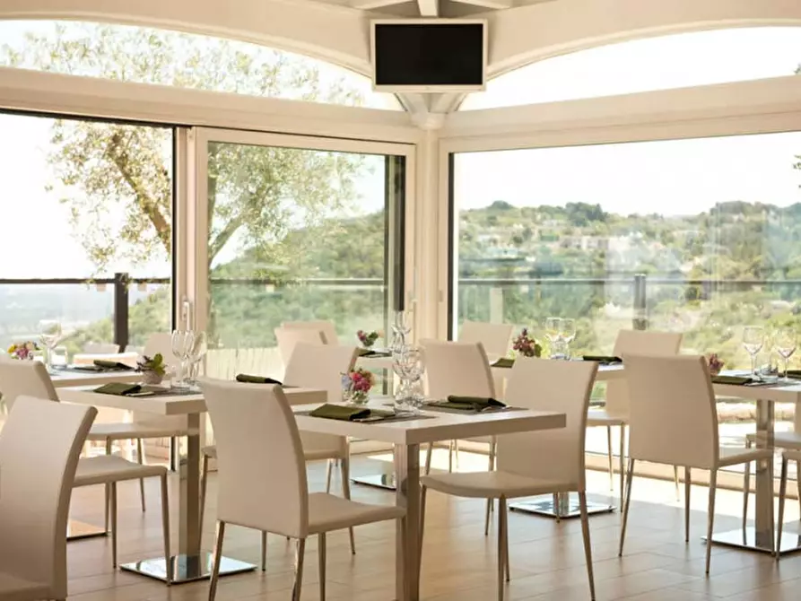 Immagine 9 di Villa in vendita  in YRA a Fasano