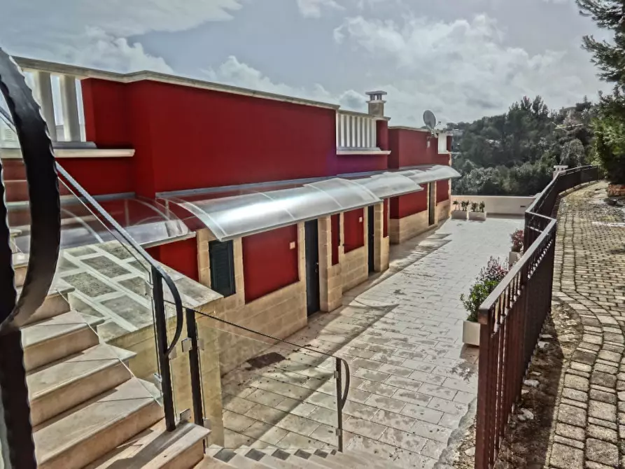 Immagine 15 di Villa in vendita  in YRA a Fasano