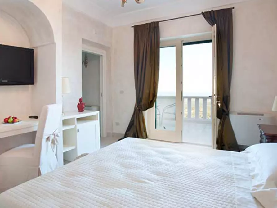 Immagine 20 di Villa in vendita  in YRA a Fasano