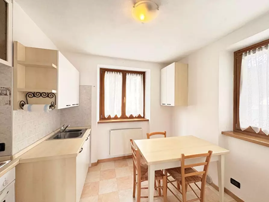 Immagine 6 di Casa bifamiliare in vendita  in Via Verona a Ossana